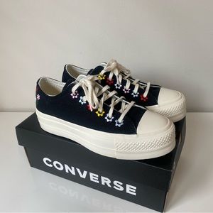 Converse Sneakers Black Floral BRAND NEW